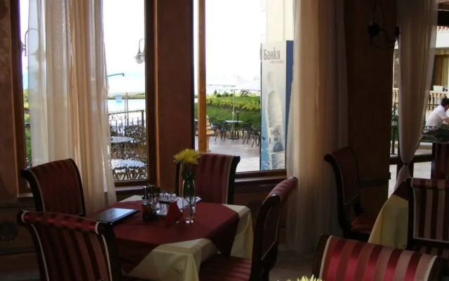 Апартаменты Menada Royal Bay