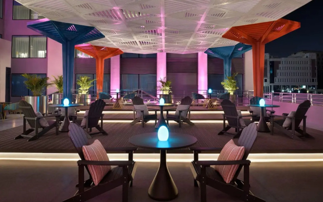 Отель Aloft Muscat