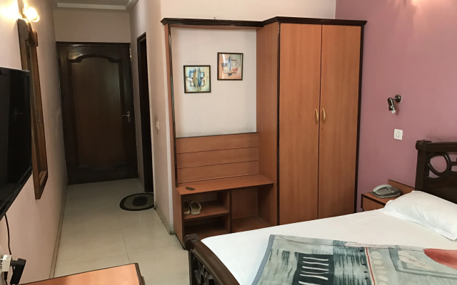 Отель D R International