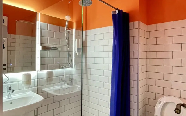 Bathroom · Tbilisi — photo 13