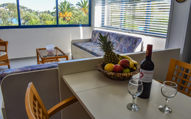Govino Bay Апарт-Отель