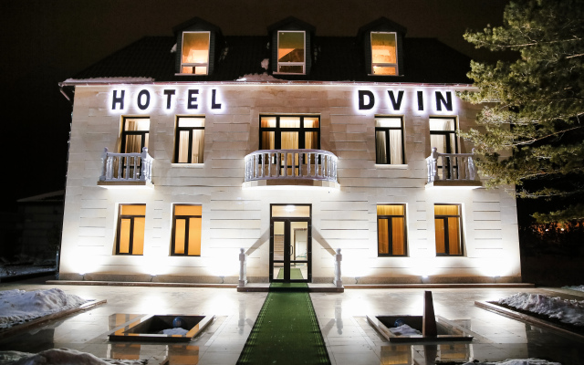Hotel Dvin вид на фасад