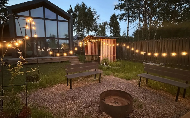Частный дом Green Grass House
