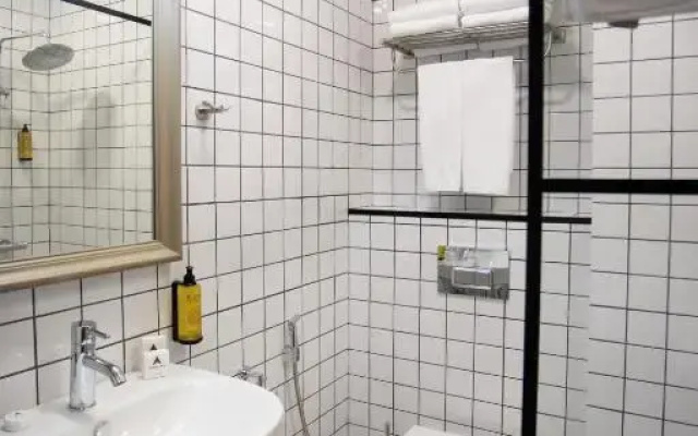 Bathroom · Batumi — photo 39