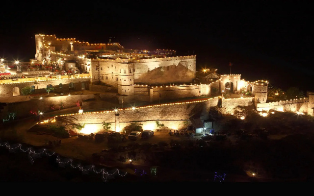 Отель Dadhikar Fort