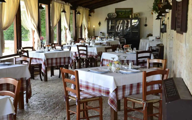 Ночлег и Завтрак (B&B) Agriturismo Masseria Alberotanza B&B and Restaurant