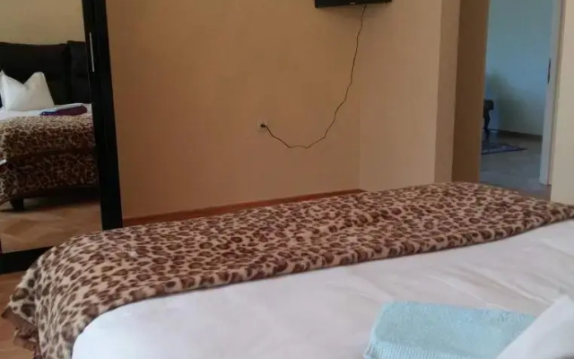 Guest rooms · Tbilisi — photo 20