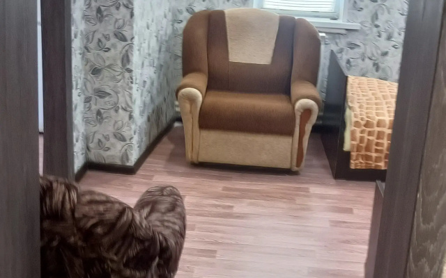 Частный дом Трехкомнатный на улице Локомотивная 4