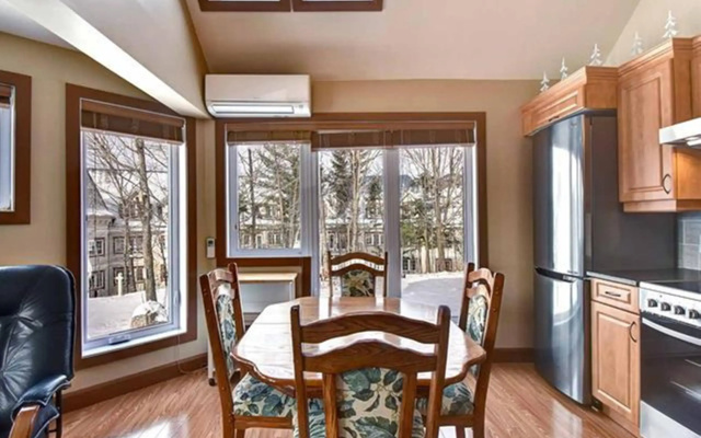 Частный дом Bright Condo near the Lake