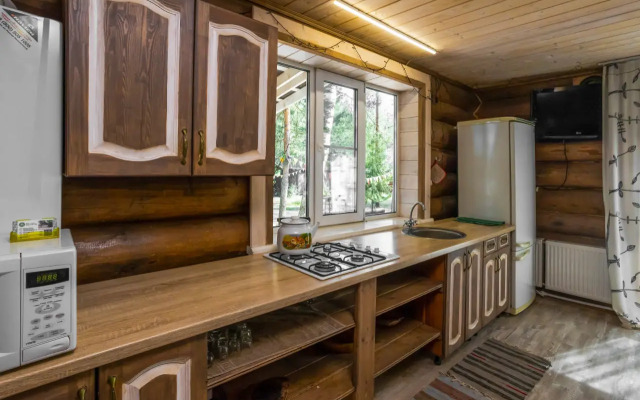 Частный дом в лесу у реки Пра с банным чаном