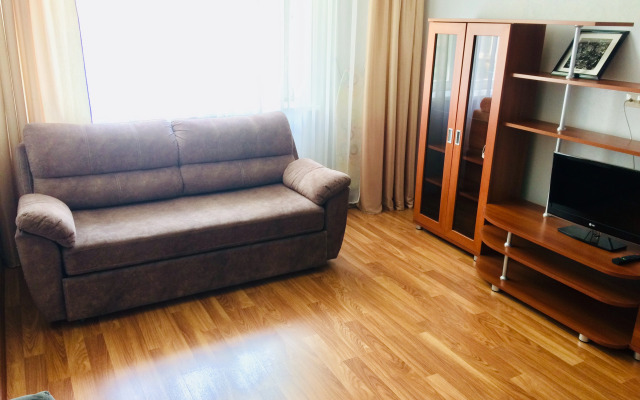 Apartment on Aviatorov 25
