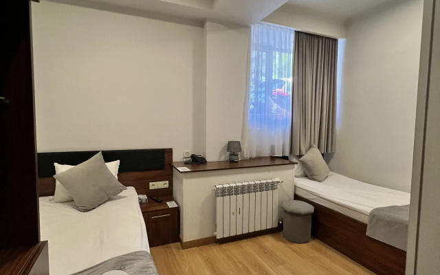 Отель Mashtots Hotel