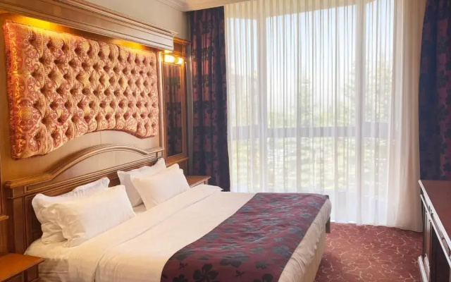 Отель Hotel Russia