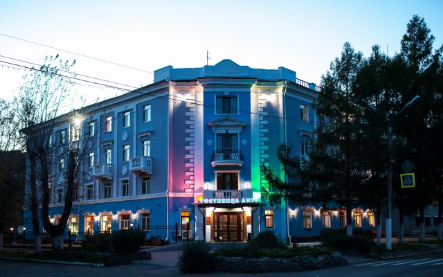 Гостиница Амур в Комсомольске-на-Амуре 3 отзыва об отеле, цены и фото номеров - забронировать гостиницу Амур онлайн Комсомольск-на-Амуре вид на фасад