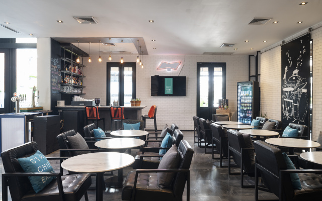 Отель Cross Vibe Bangkok Sukhumvit