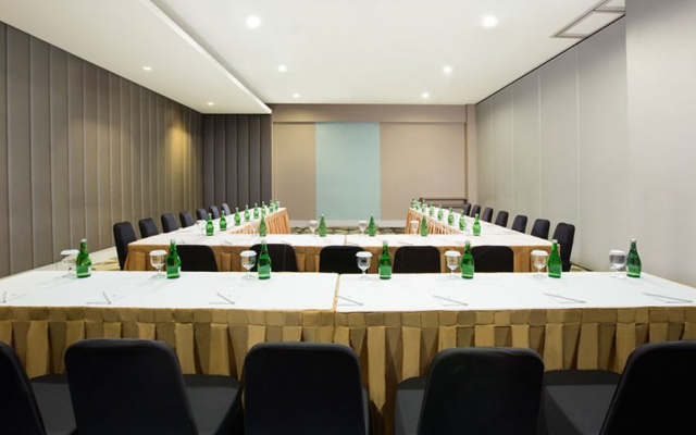 Отель Nemuru Grand Bellevue Radio Dalam