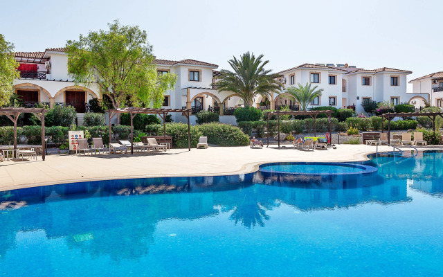 Отель Carrington Holidays
