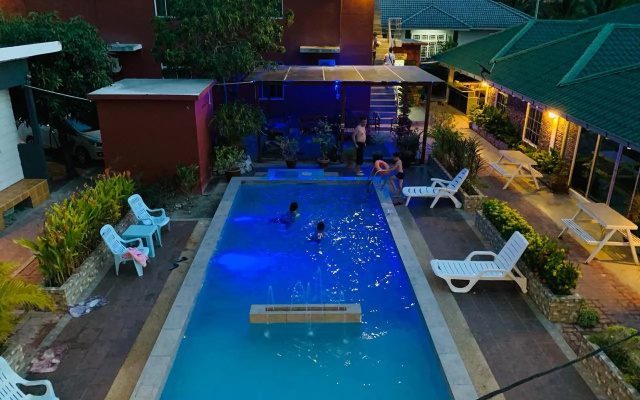 Отель Dlima Beach Inn Langkawi