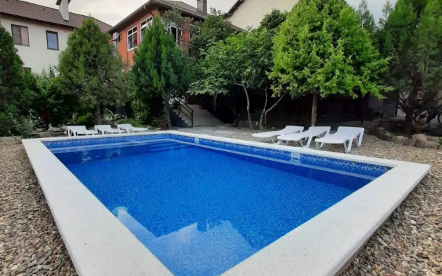 U Harlampyicha Guest House