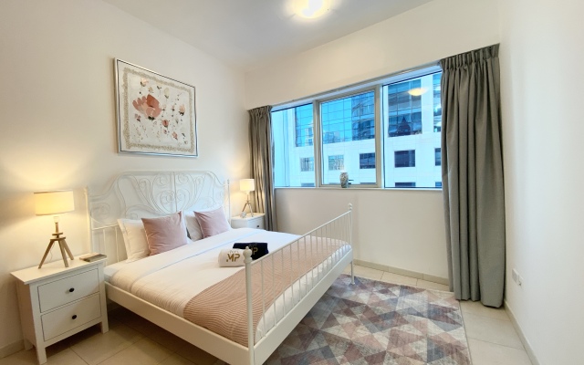 Stunning 4 Bedroom in Dubai Marina Apartments 1