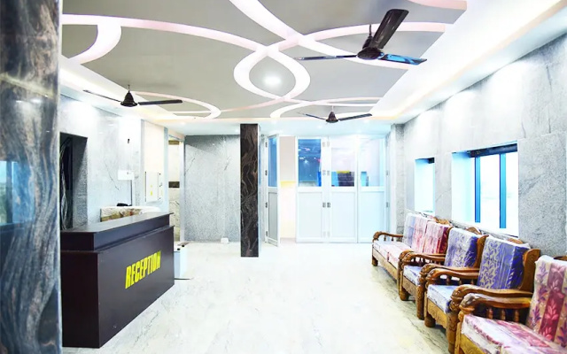 Отель Thangam Residency
