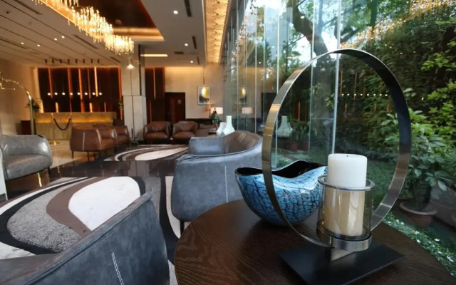 Отель Empyrean Dhaka City Centre