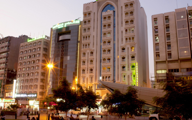Hotel Landmark Plaza Hotel