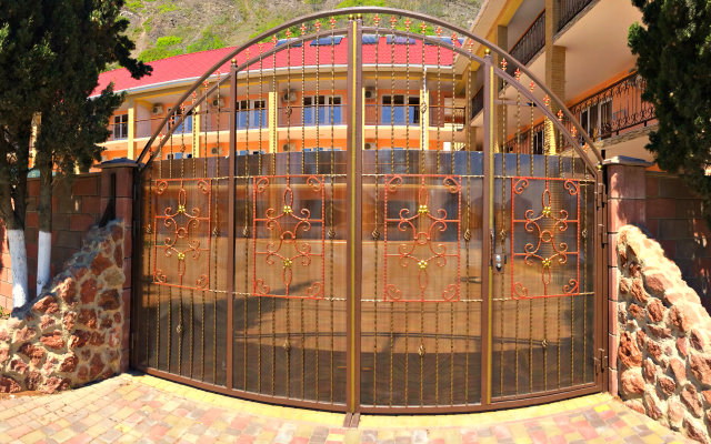 Гостиница Солхат в Рыбачьем 4 отзыва об отеле, цены и фото номеров - забронировать гостиницу Солхат онлайн Рыбачье вид на фасад