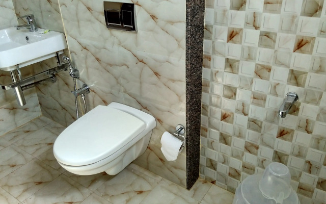 Hotel Raj Vista Suites & Convention