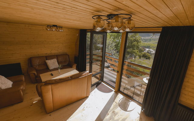 Гостевой Дом RestArt Cottages in Kazbegi