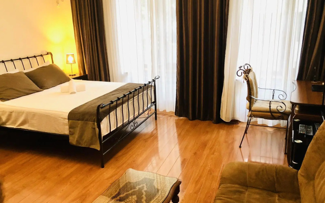 Guest rooms · Tbilisi — photo 12