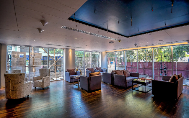 Отель Best Western Plus Maple Leaf
