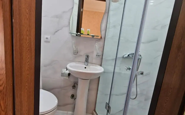 Bathroom · Tbilisi — photo 30