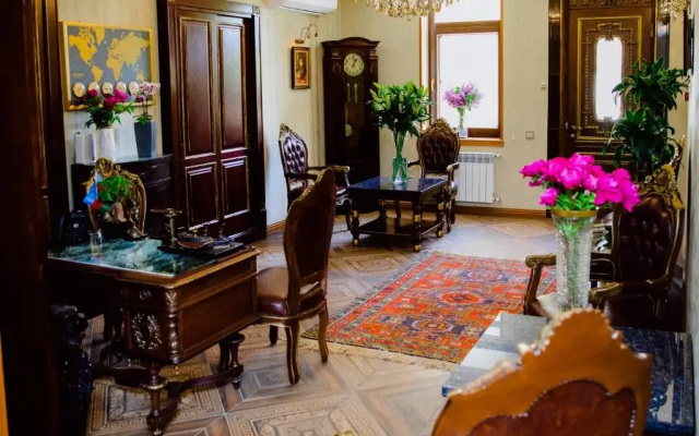 Royal Antique Boutique Hotel