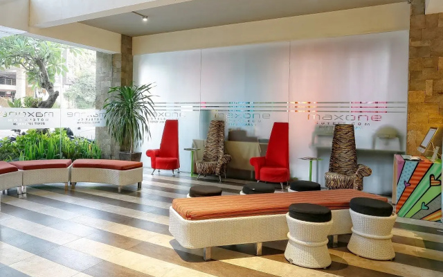 Отель MaxOneHotels Bukit Jimbaran