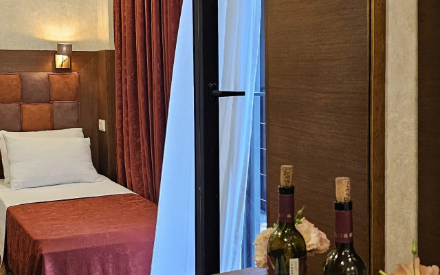 Guest rooms · Tbilisi — photo 10