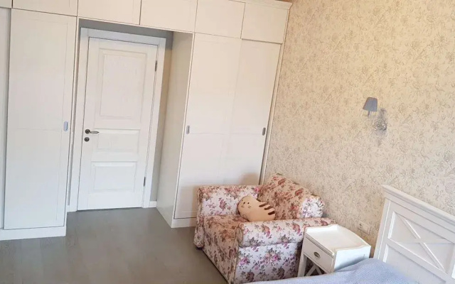 Квартира нa Адмиpалтeйcкой набеpежнoй