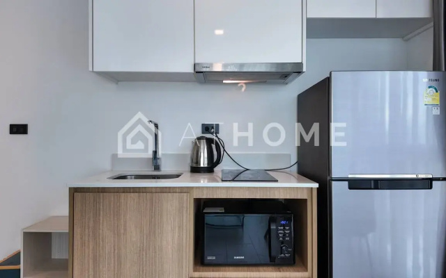 Апартаменты The Breeze Condominium