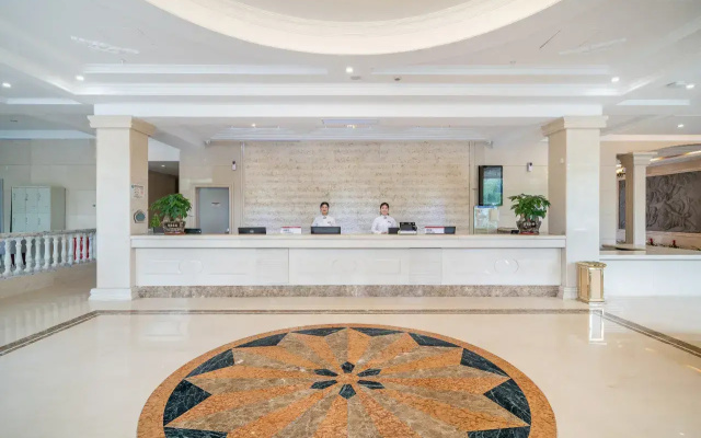 Отель Rezen Select Shanghai International Resort Chuansha Metro Station)