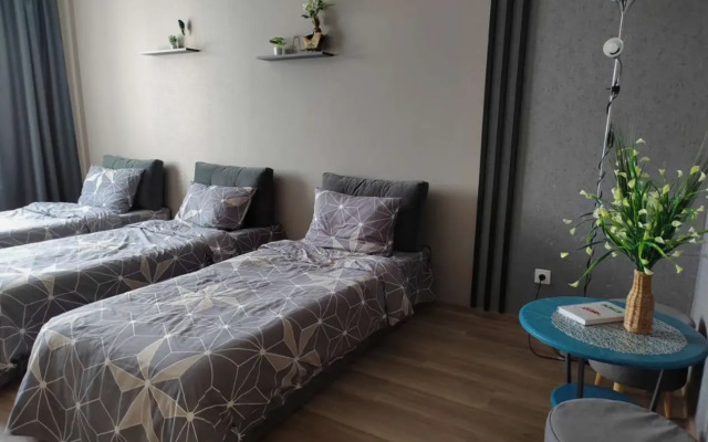 Квартира КакДома рядом с аэропортом Кольцово с 3 отдельными спальными местами