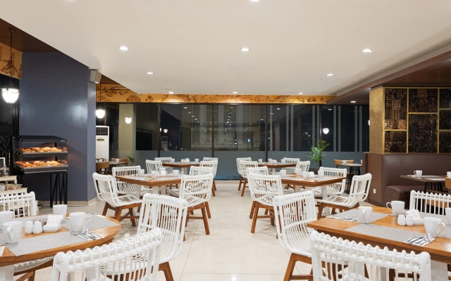 Отель The Alana Hotel & Conference Center Malioboro Yogyakarta