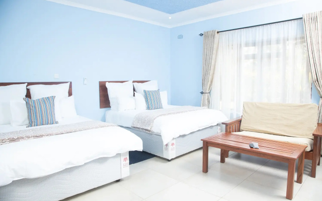 Отель Khayalethu Garden Lodges