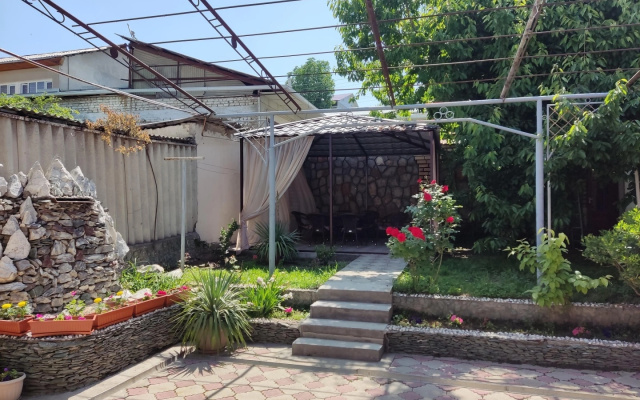 Хостел Uyut house Osh