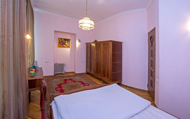 Апартаменты RentInnYerevan, Vardanants Street 7