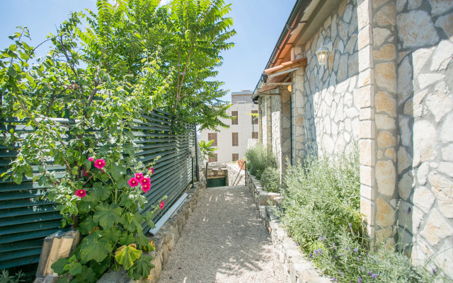 Отель Garden Hotel