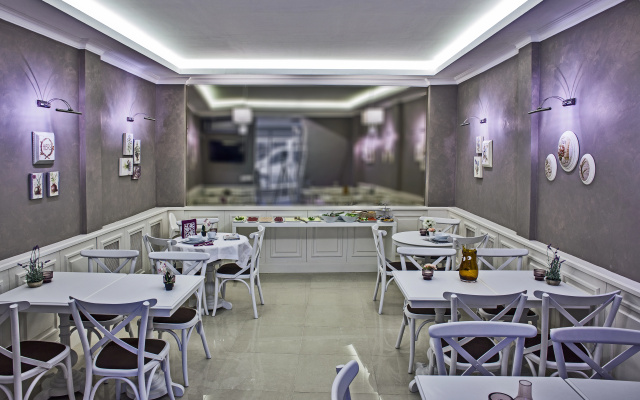 Mr. Bird Boutique Hotel