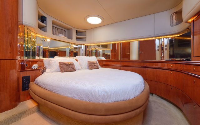Luxury Yacht Hotel in Gibraltar, Gibraltar from 462$, photos, reviews - zenhotels.com guestroom