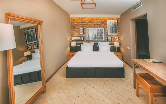Guest rooms · Tbilisi — photo 13