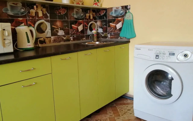 Квартира Домашний очаг у Эльвиры Акуловой на улице Артема 100