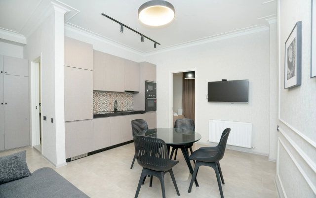 Superior Apartment with balcony and with view · Best Tbilisi Hotel — photo 4